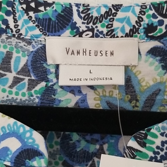 NWT!  Van Heusen, size L - Picture 4 of 5